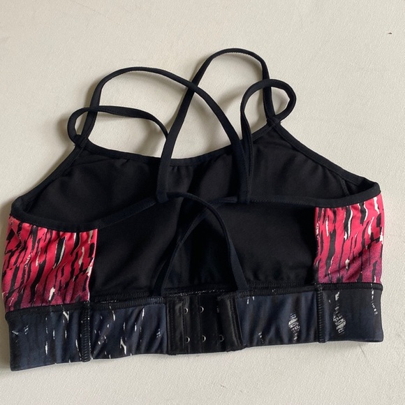 Avocado Strapy sports bra, size S - Picture 2 of 7